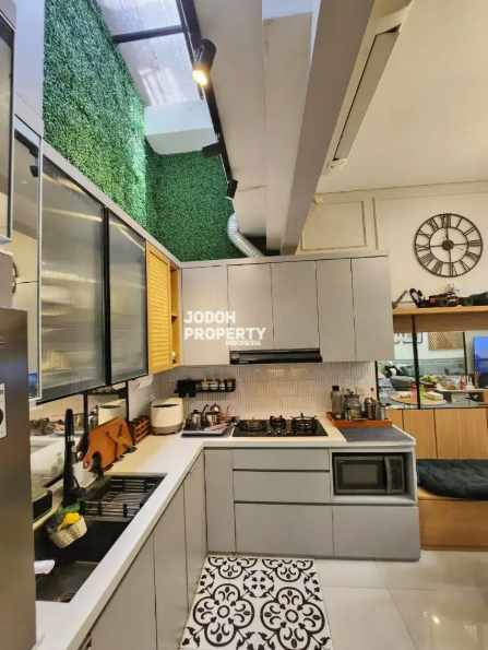 Jual Rumah Semi Furnished Di Rempoa Dekat MRT Lebak Bulus