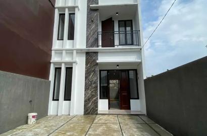 DIJUAL MURAH RUMAH 2 LANTAI DIPEMDA CIBINONG