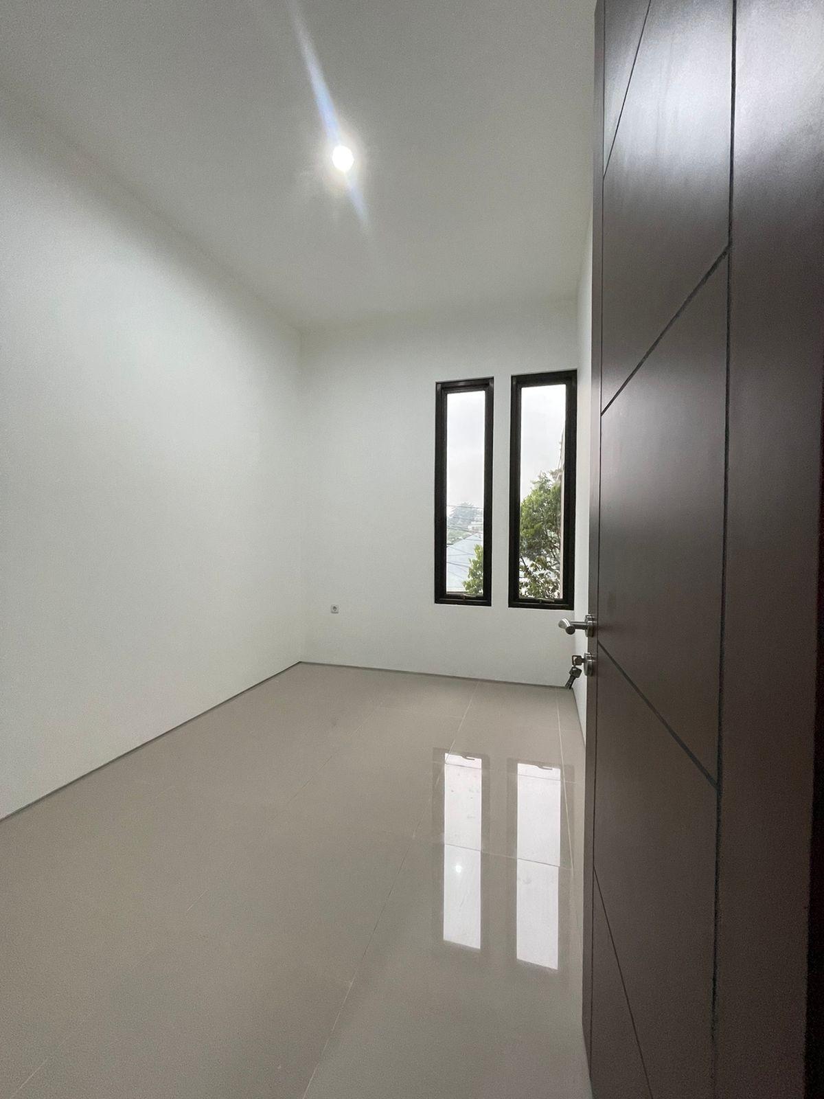 DIJUAL MURAH RUMAH 2 LANTAI DIPEMDA CIBINONG